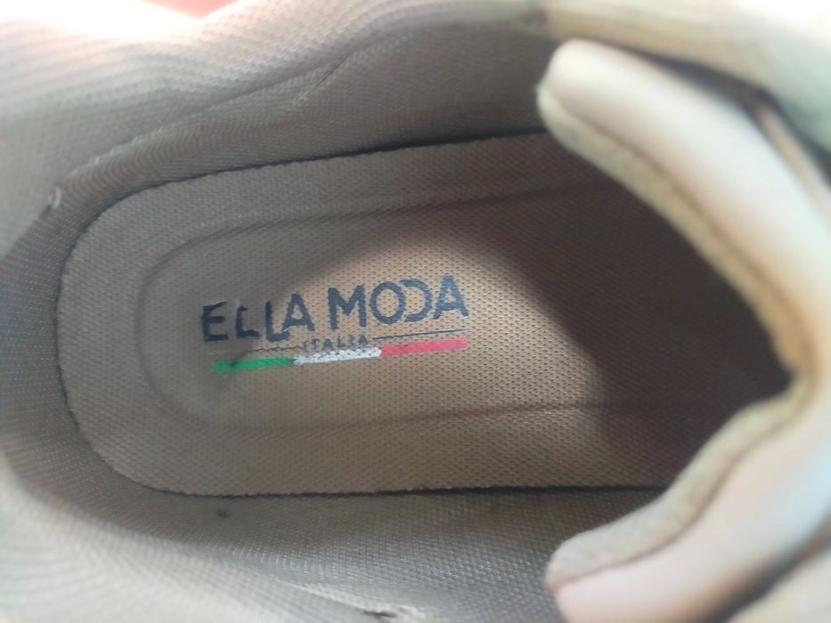 Adidasi ” NOI nr. 42/43 cei maro diferite modele calitate.