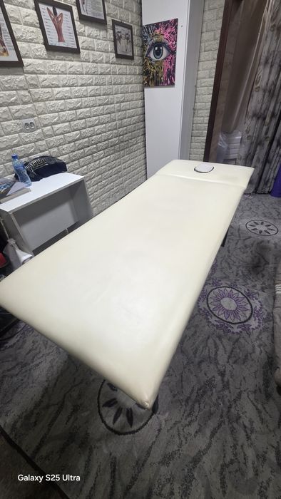 Продам кушетку срочно.