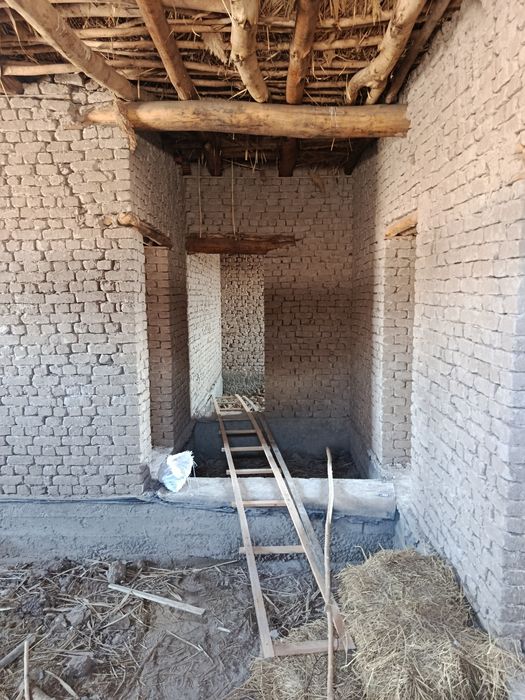 Саманбайда 5 ханалы жер уй сатылады