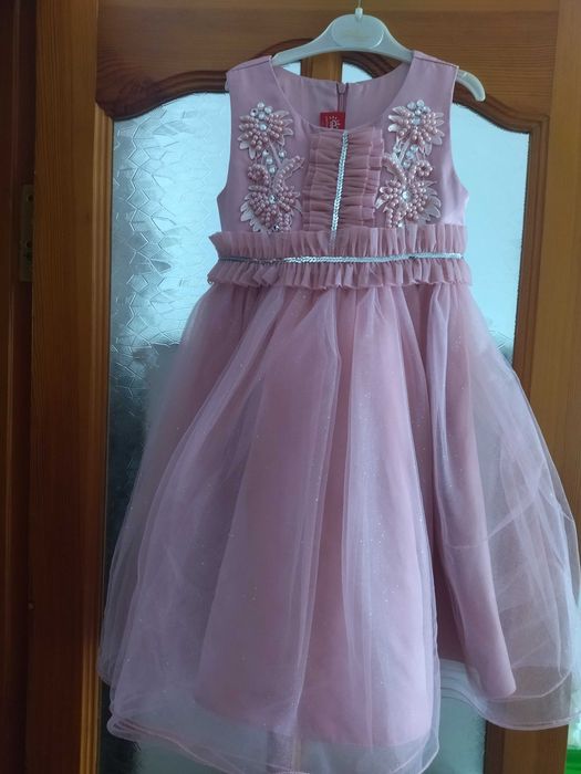 Платье на 6-7 лет