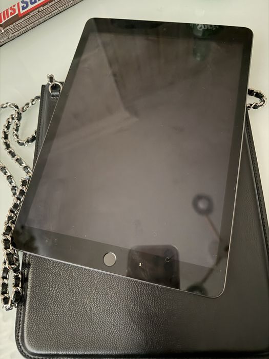 Б/у Ipad 9 в отличном состоянии