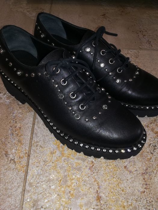 Ефектни обувки ест. кожа 37