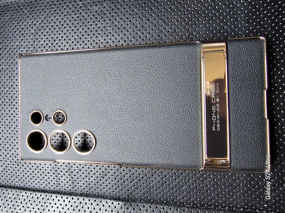 Кожен,луксозен и стилен 
калъф за Samsung S24Ultra  страхотно качество