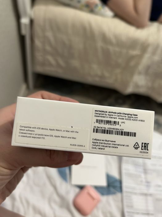 Продам наушники airpods