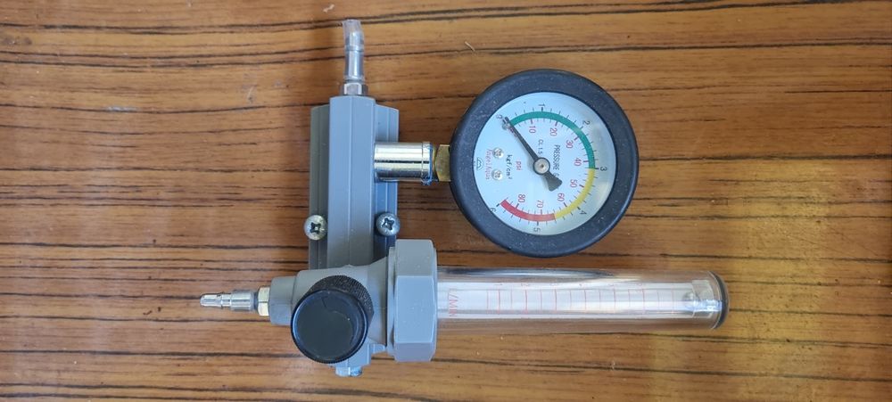 Manometru ,dozator oxigen si furtun micro