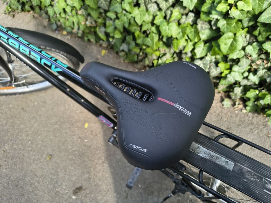 Vând bicicleta .