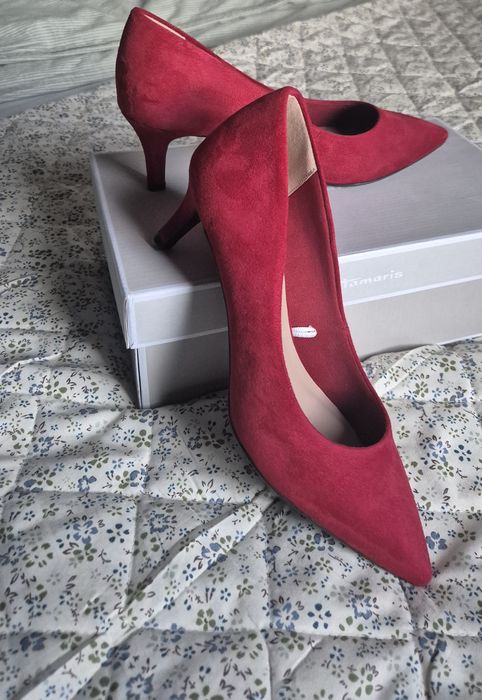 Дамски велурени обувки