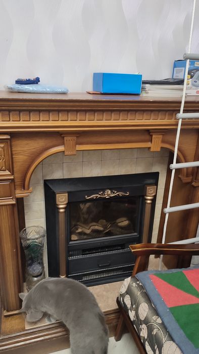 Красивый деревянный камин