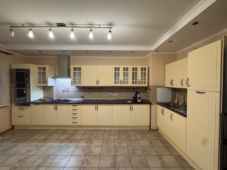 Продам кухонный гарнитур б/у