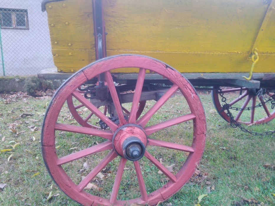 Продавам много стара каруца  !