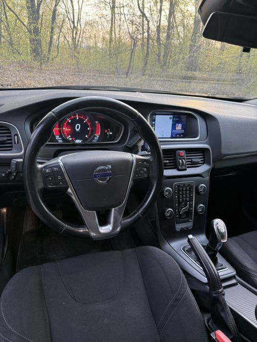 Volvo V40 D2 2013