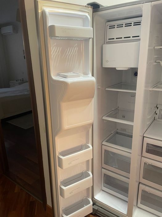 Холодильник Side-By-Side Б/У