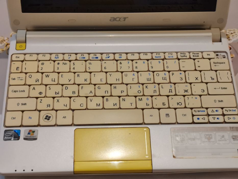 Asеr Нетбук (Экрани синган) сотилади