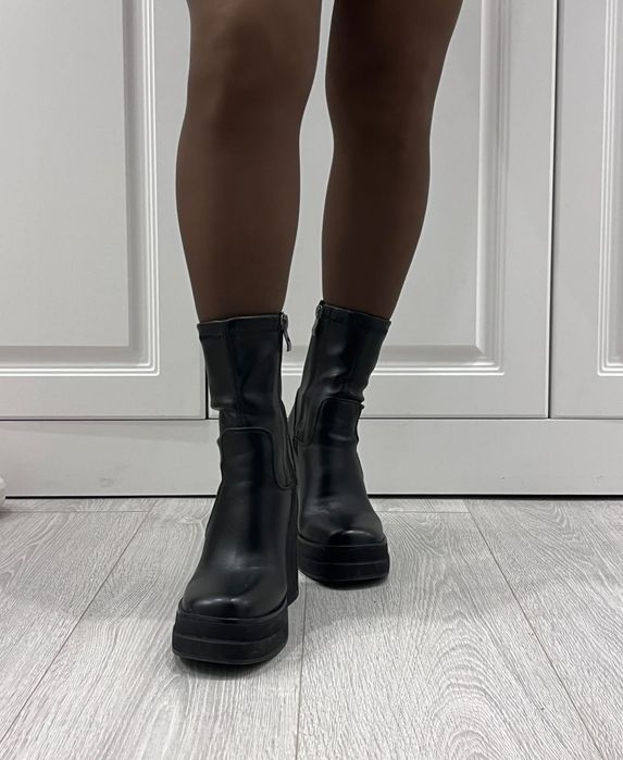 Прлодан полусапожки 35 размера