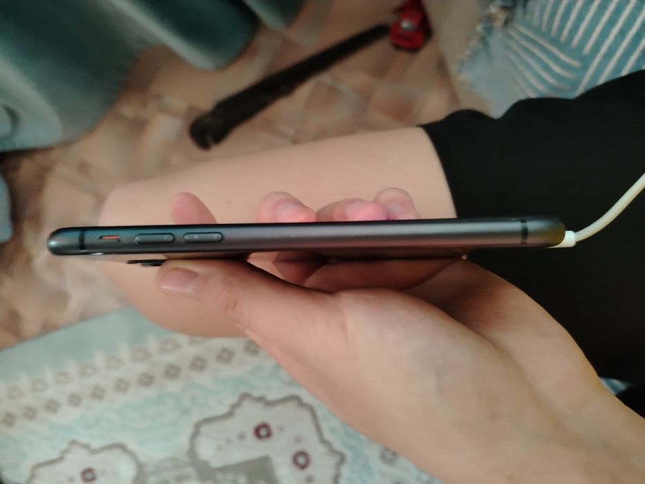 iPhone 11 хорошем состоянии