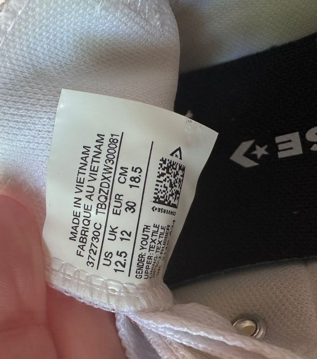Converse noi mărimea 30