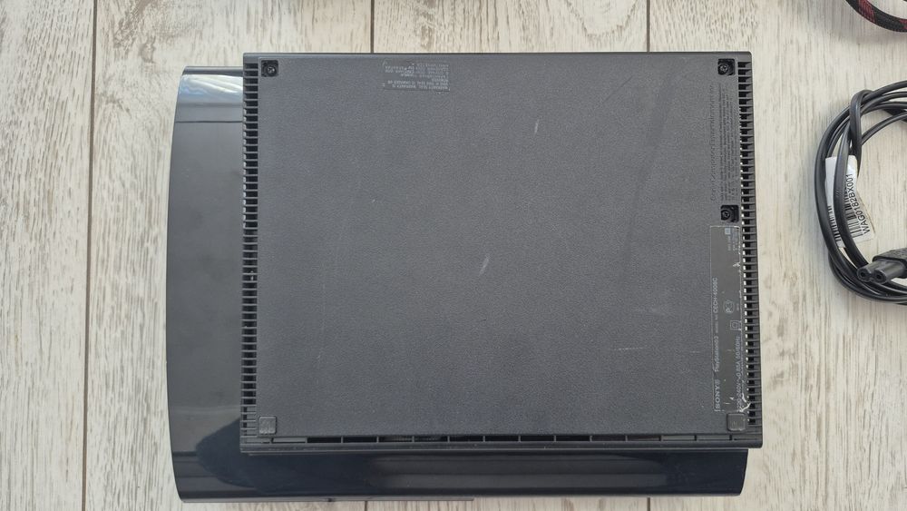 Playstation 3 slim и PS3 Super slim