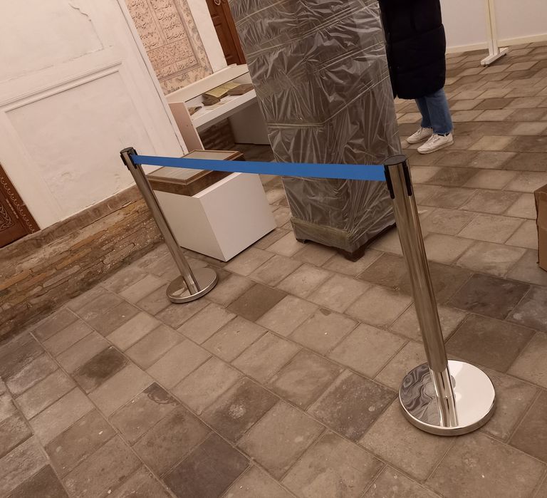 Стойка ограждения с лентой Ограничители столбик ленточные барьер забор