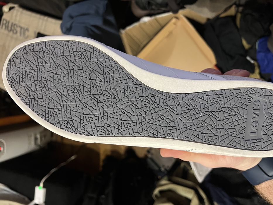 Обувки Levis ЧИСТО НОВИ!