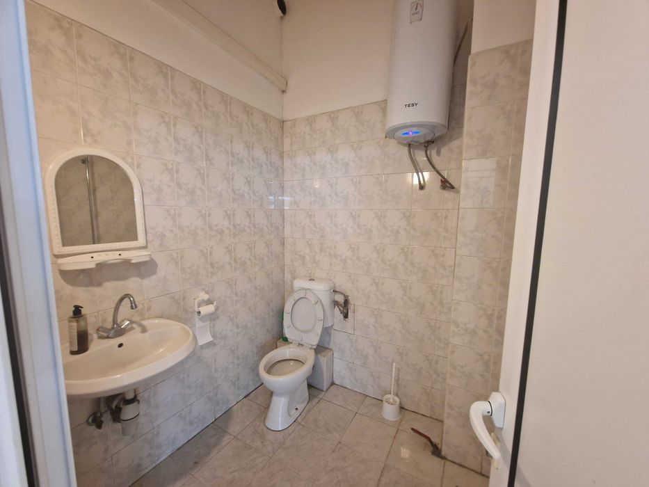 Дава се под наем Офис в Благоевград, Широк център - 380 кв.м за 1020 € - Снимка #4