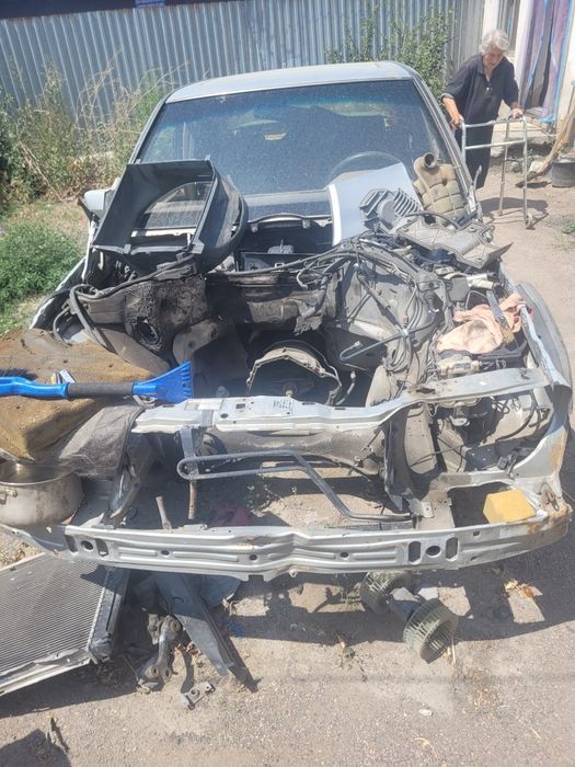 Автозапчасти Мерседес 124