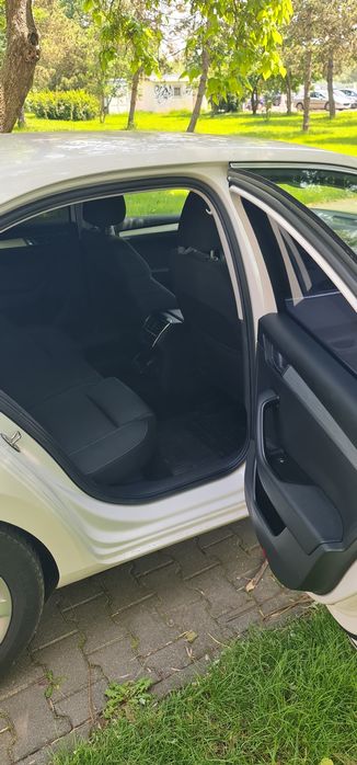 Vand/Dau la schimb Skoda super