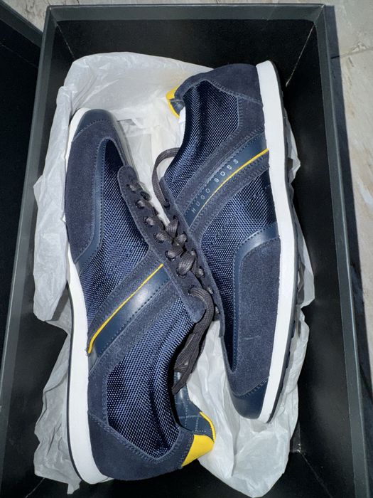 Hugo Boss , marimea 42