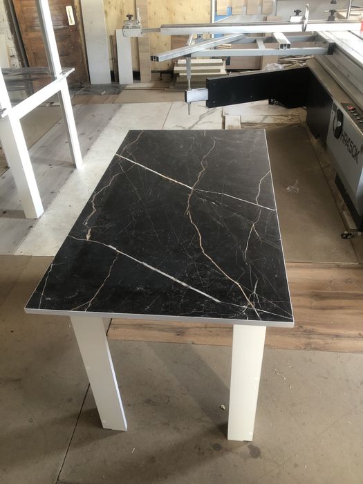 Продам новые кухонные столы