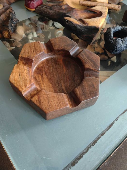 Арт пепелник за пури от орех