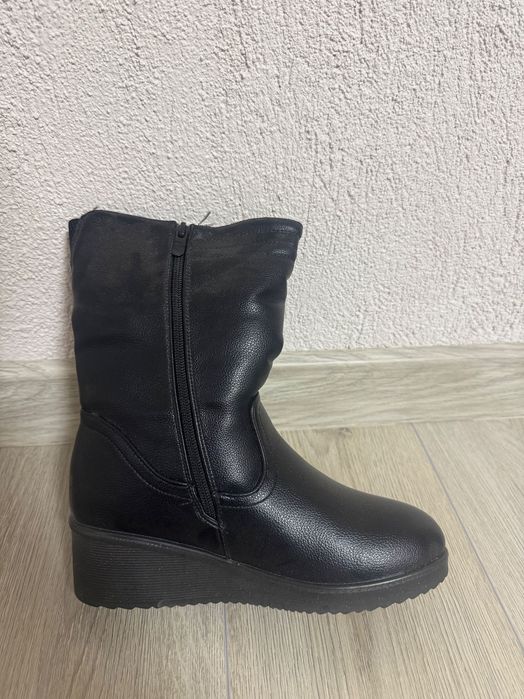 Дамски зимни боти