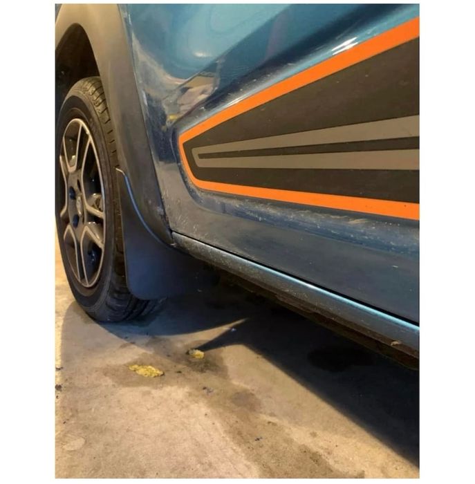 Dacia Spring Accesorii - apărători noroi, deflector aer, organizator consola