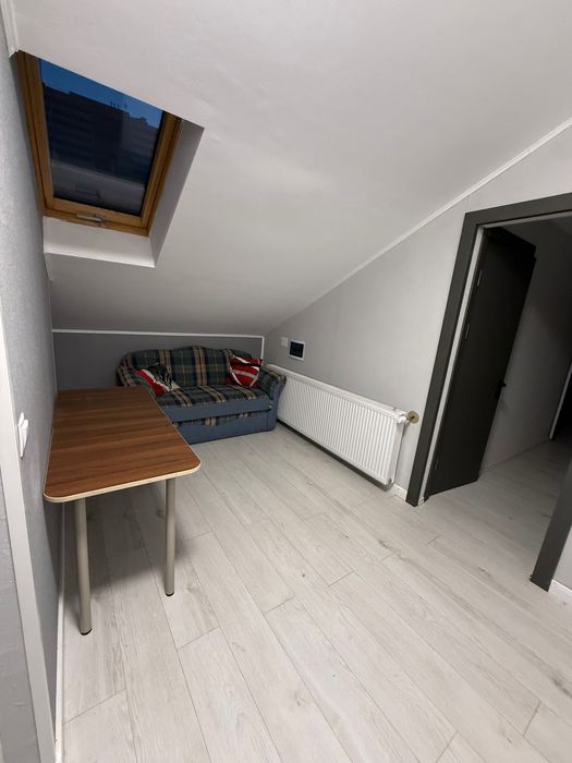 Inchiriez apartament cu 2 camere, la mansarda, pet friendly