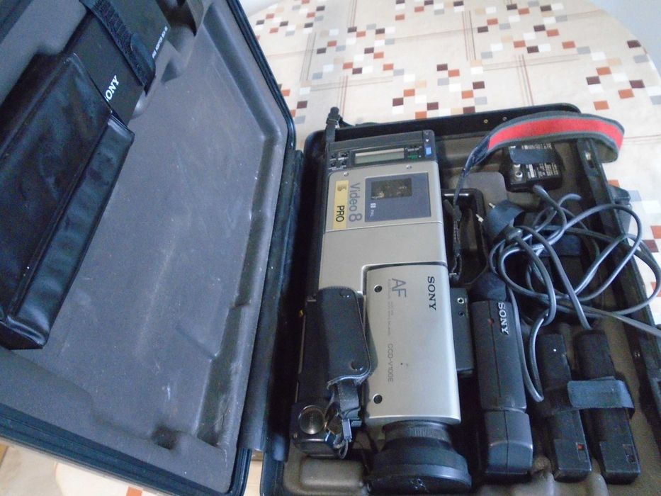 камера Video 8 Sony ccd-v100e