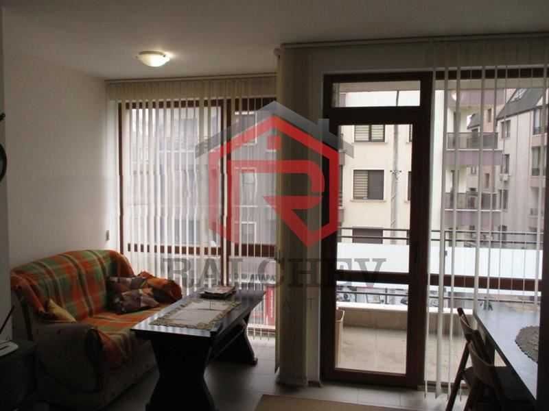 Под наем 2-стаен до Операта