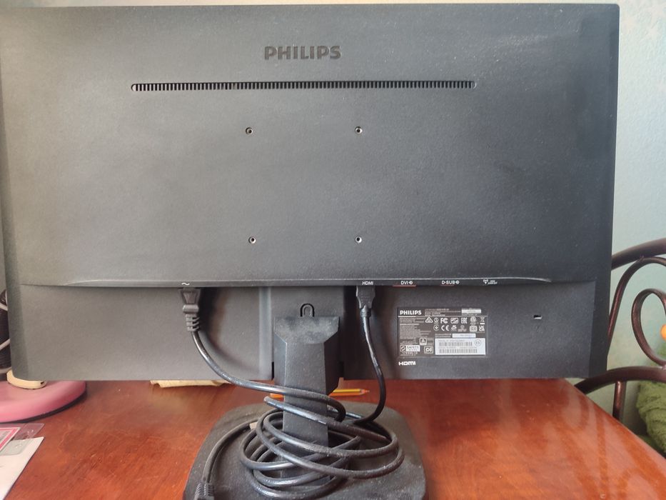 Экран Philips 27 дюймов