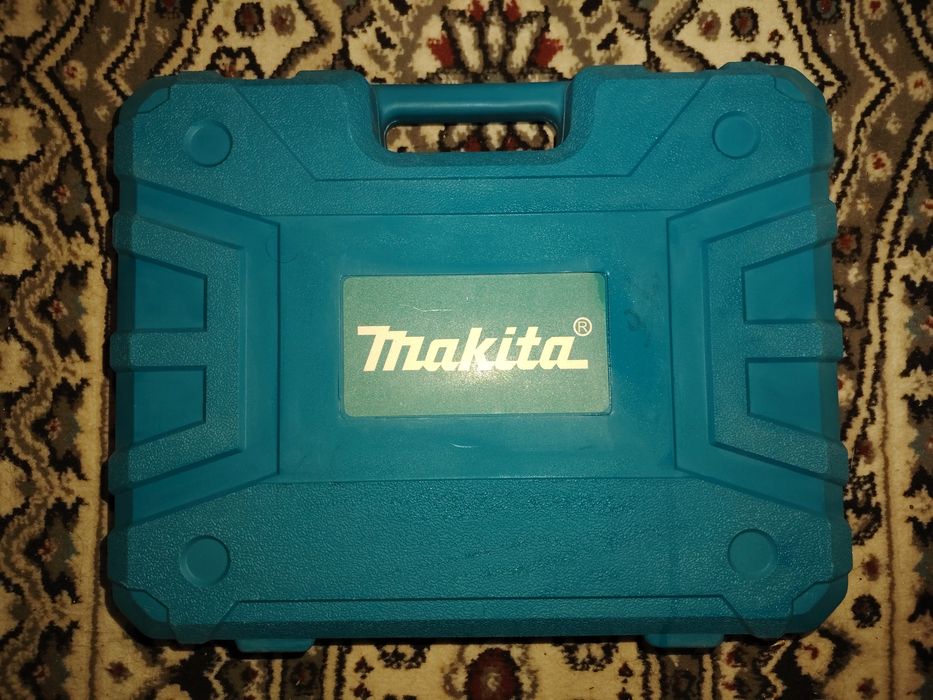 Yap yangi Instrumernet chemodan sotiladi.