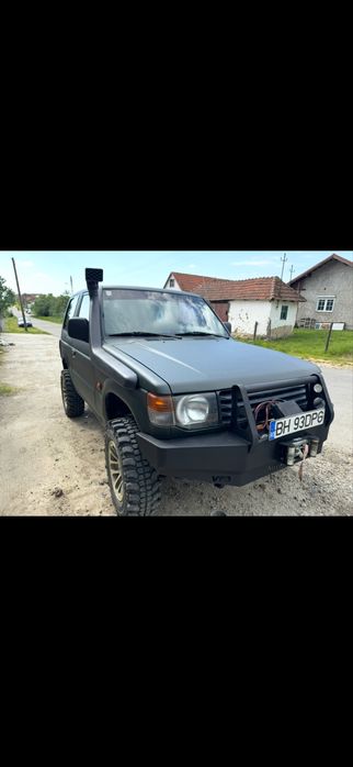 Mitsubishi Pajero 2.5