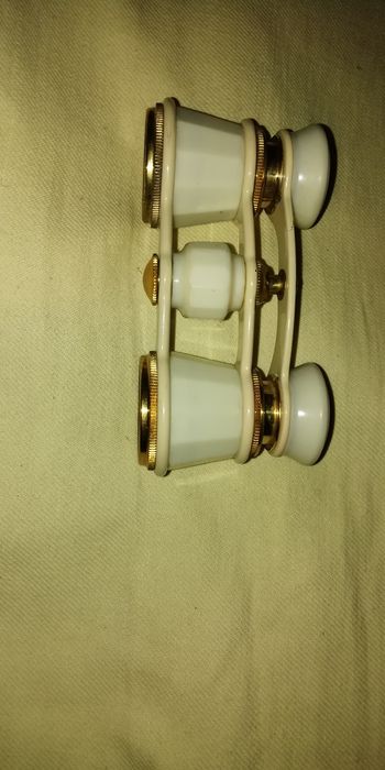 Продам бинокль хороший подарок