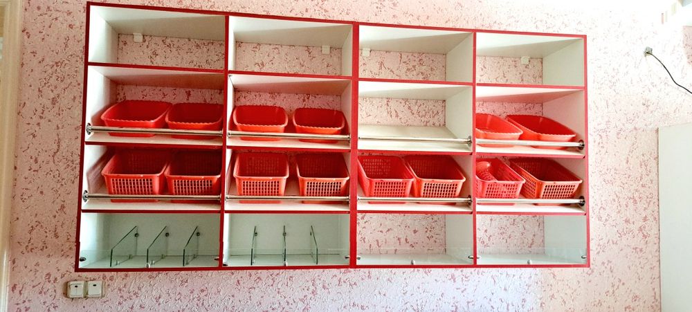 Стеллажи и витрины для магазина