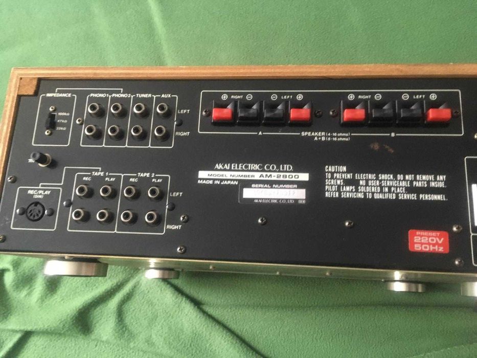 AKAI AM 2800 vintage top