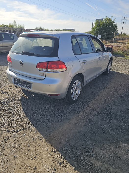 Dezmembrari piese vw golf 6 cay 1,6 tdi,DSG hb, gri,avariat automata 168 000 km.