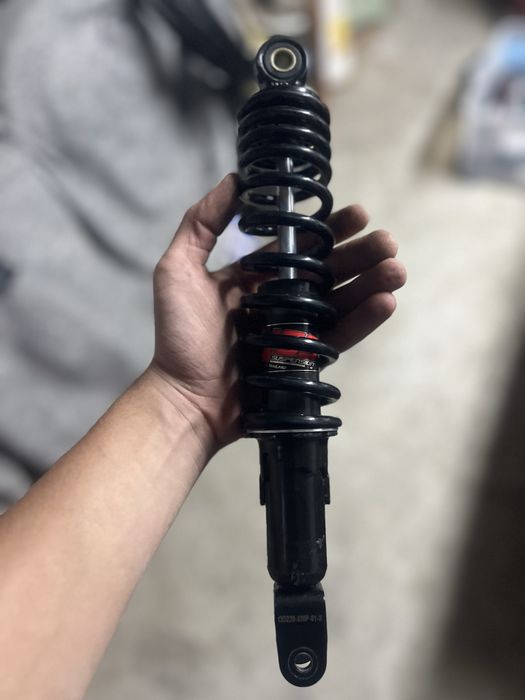 Амортисьор за скутер нови единия е в кутия