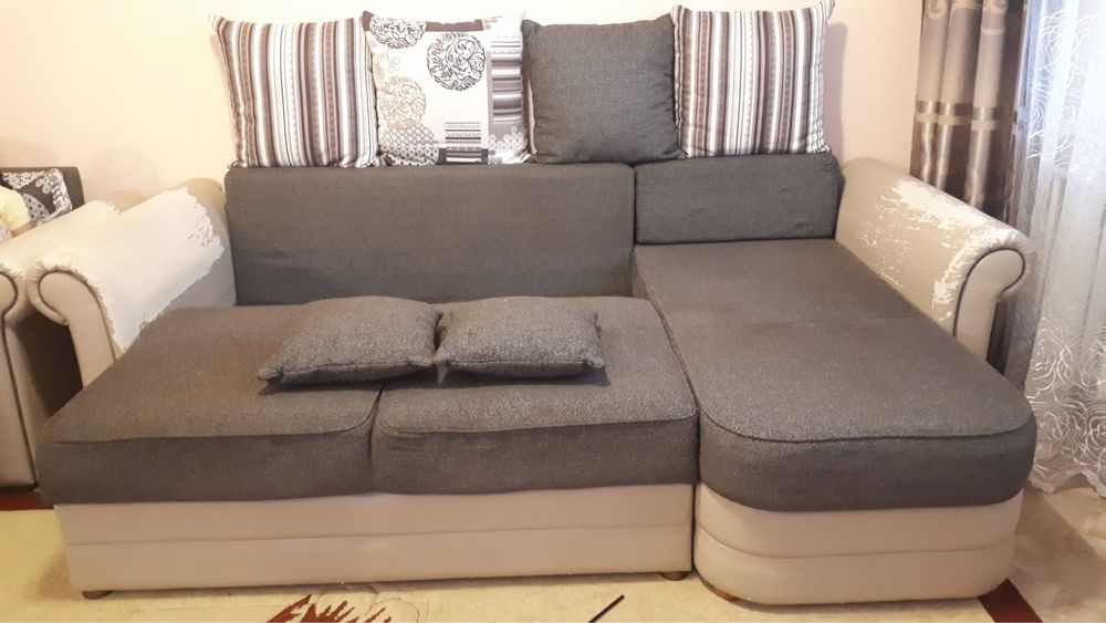 Продам угловой диван и кресло