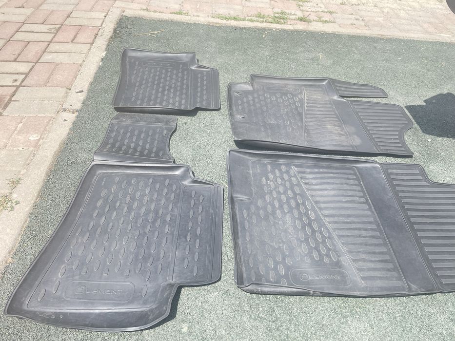 Акцент машинасына арналған коврик