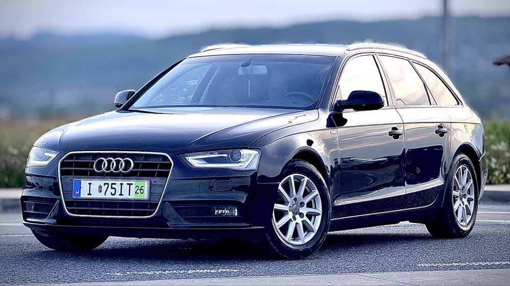 Audi A4 B8.5  S-line