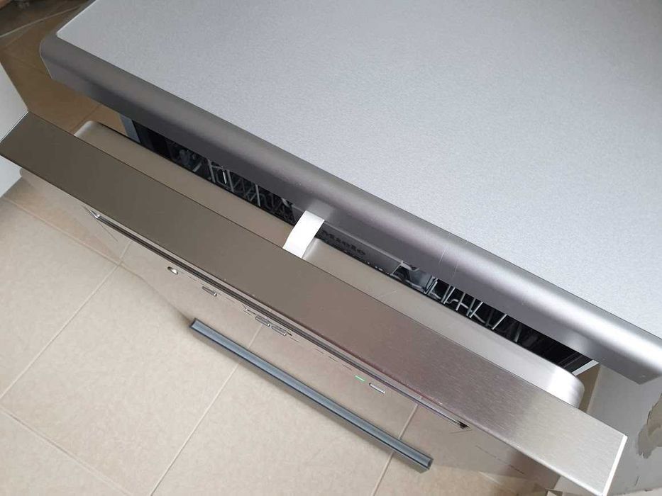 Инокс - Съдомиялна Miele - Auto Open - 14 Комплекта - Свободностояща