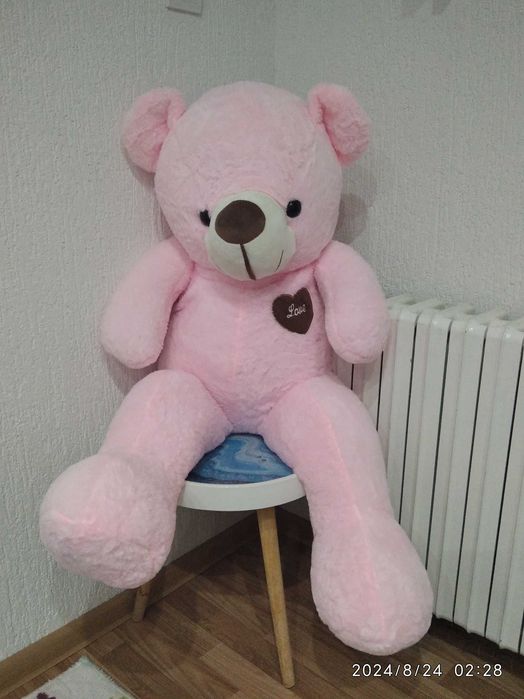 Продавам чисто нови големи плюшени мечета.