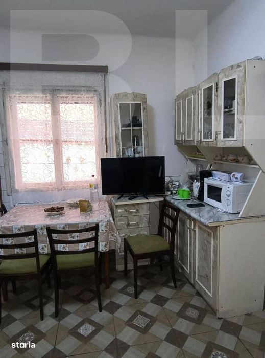 Vand casa la Nadrag zona linistita foarte aproape de centru