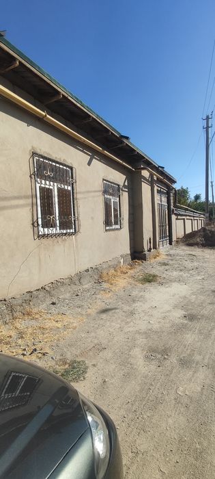 ШАХАРДА Полвон оши енида ховли сотилади 6 сотик 4 хона, подвали бн