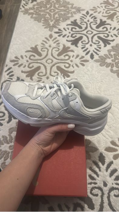 Оригинални маратонки